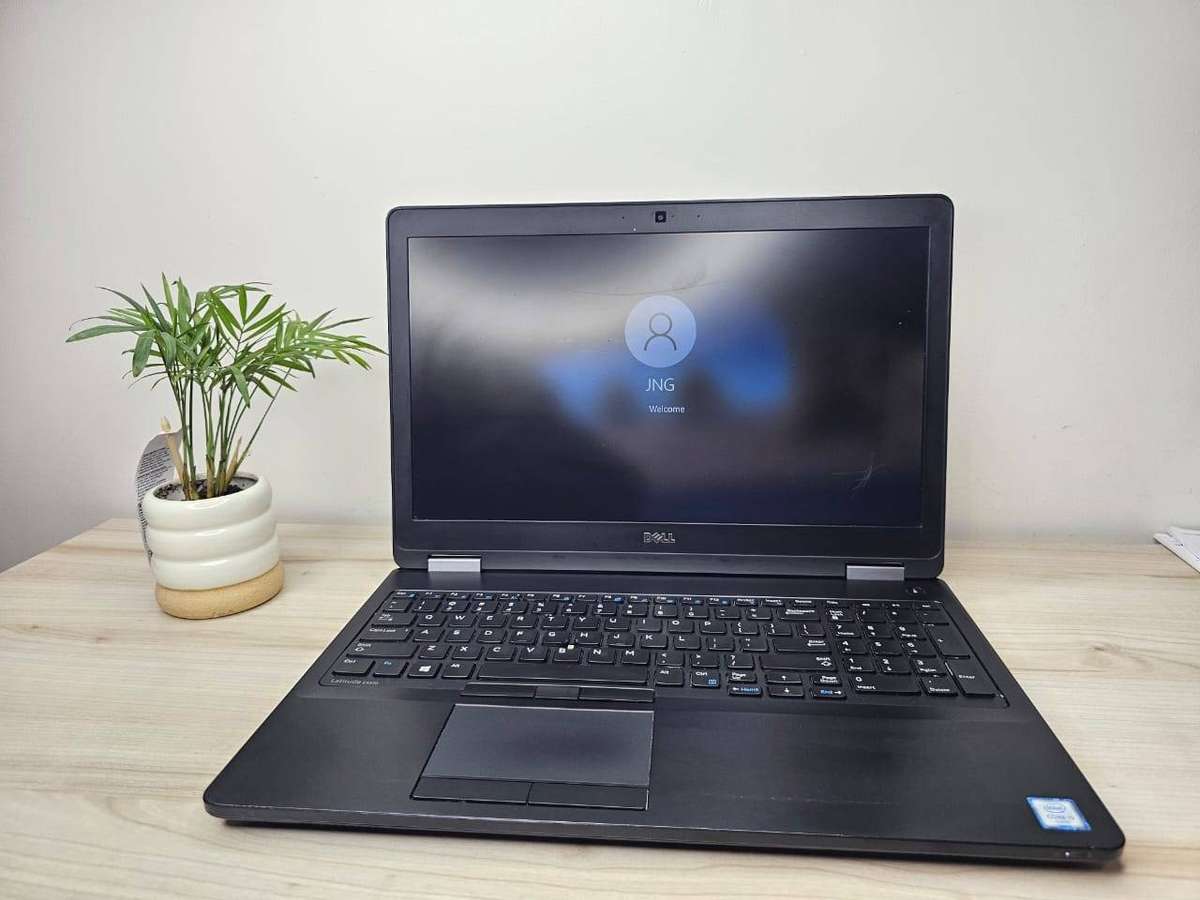 Dell Latitude E5570,  i5-6200@2.3GHz, 8GB RAM, 256GB SSD