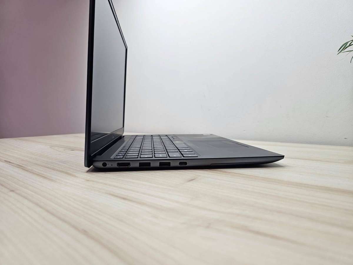 Dell Vostro 5590 i5 10th gen 16gb ram 256gbssd