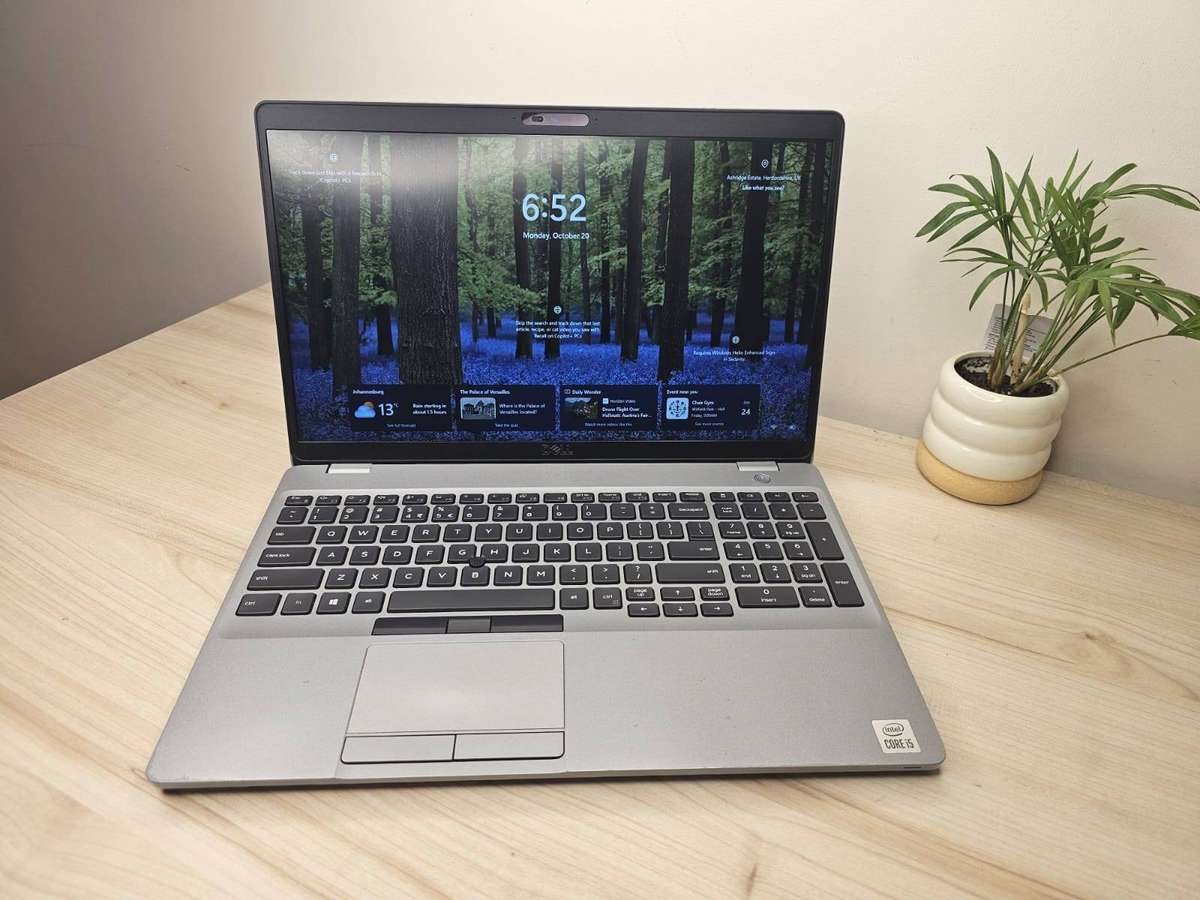 Dell Latitude 5510, 10th Gen i5 8gb ram 256gb ssd new battery