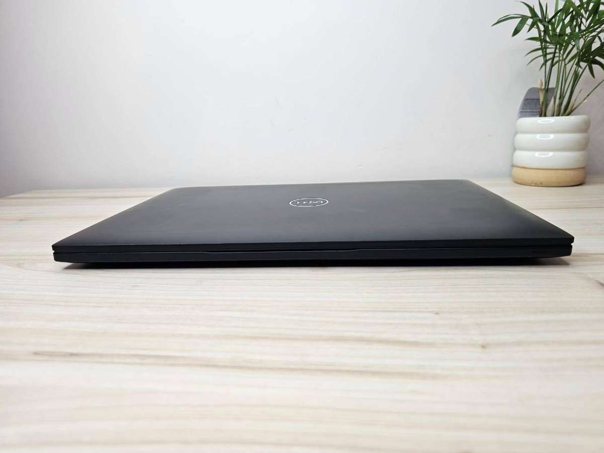 Dell Latitude 7490, 8th Gen i7-8650U, 8gb ram 256gb  nvme ssd 14` fhd display new batt