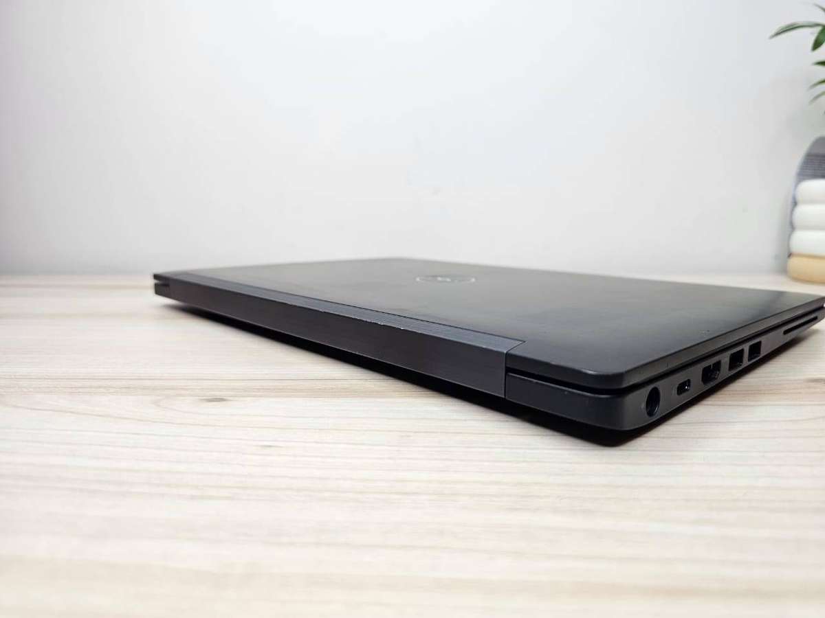 Dell Latitude 7490, 8th Gen i7-8650U, 8gb ram 256gb  nvme ssd 14` fhd display new batt