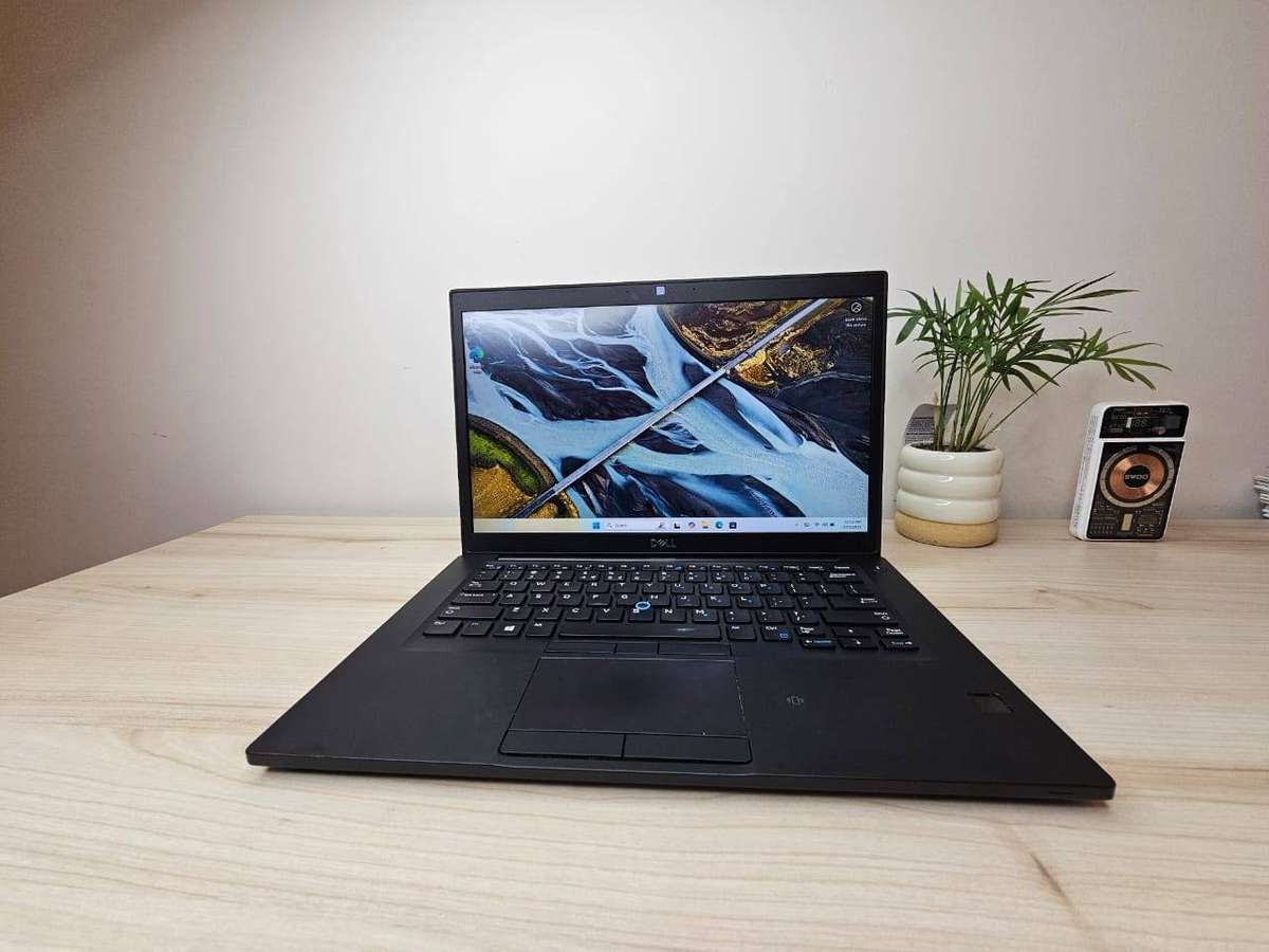 Dell Latitude 7490, 8th Gen i7-8650U, 8gb ram 256gb  nvme ssd 14` fhd display new batt