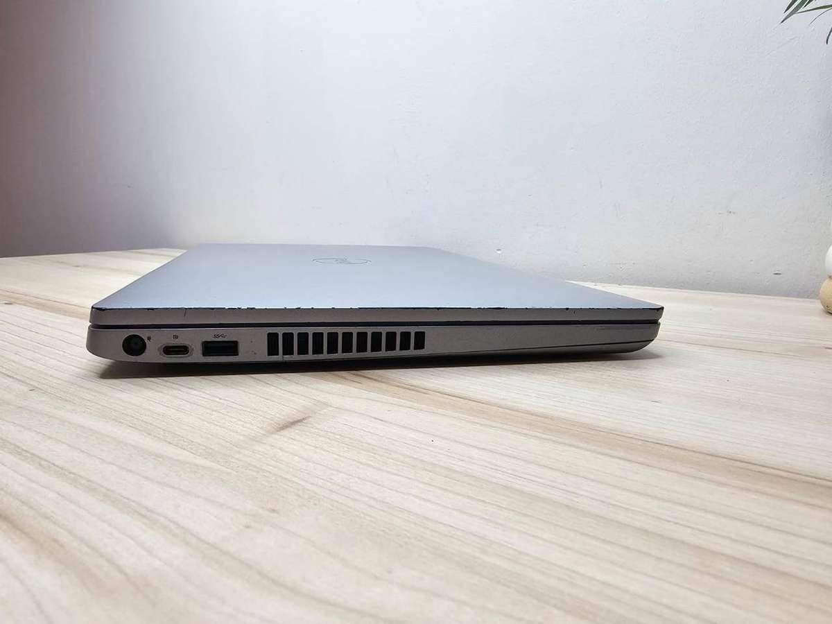 Dell Latitude 5510, 10th Gen i5 8gb ram 256gb ssd new battery