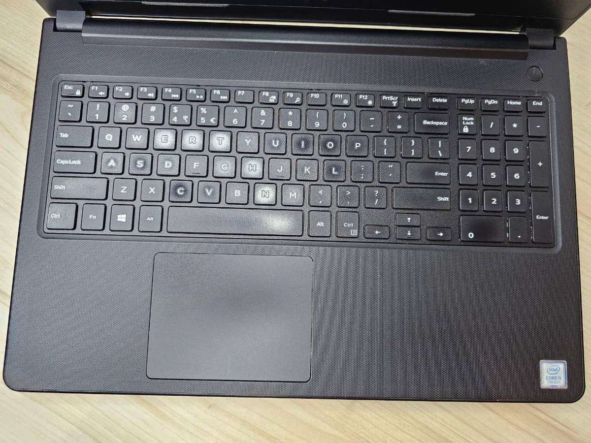 Dell Vostro 15 3568 core i5 7th gen 8gb ram 128gb ssd new batt