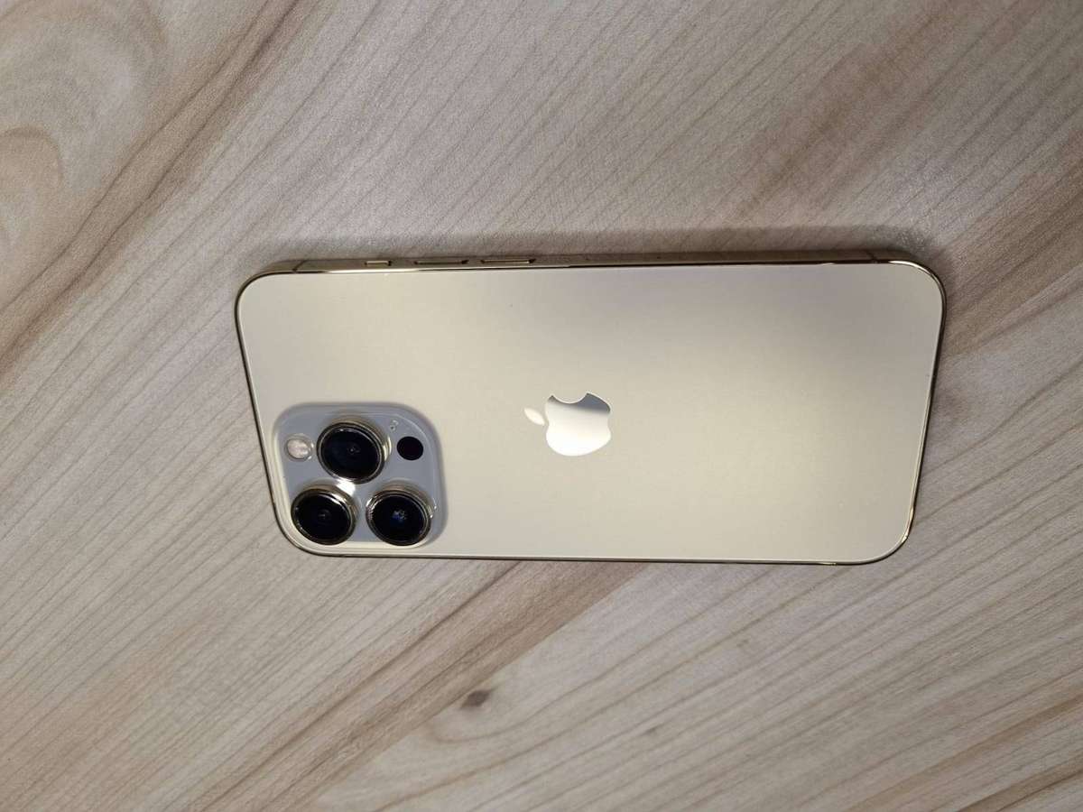 I phone 13 pro 256 gb 100% battery health