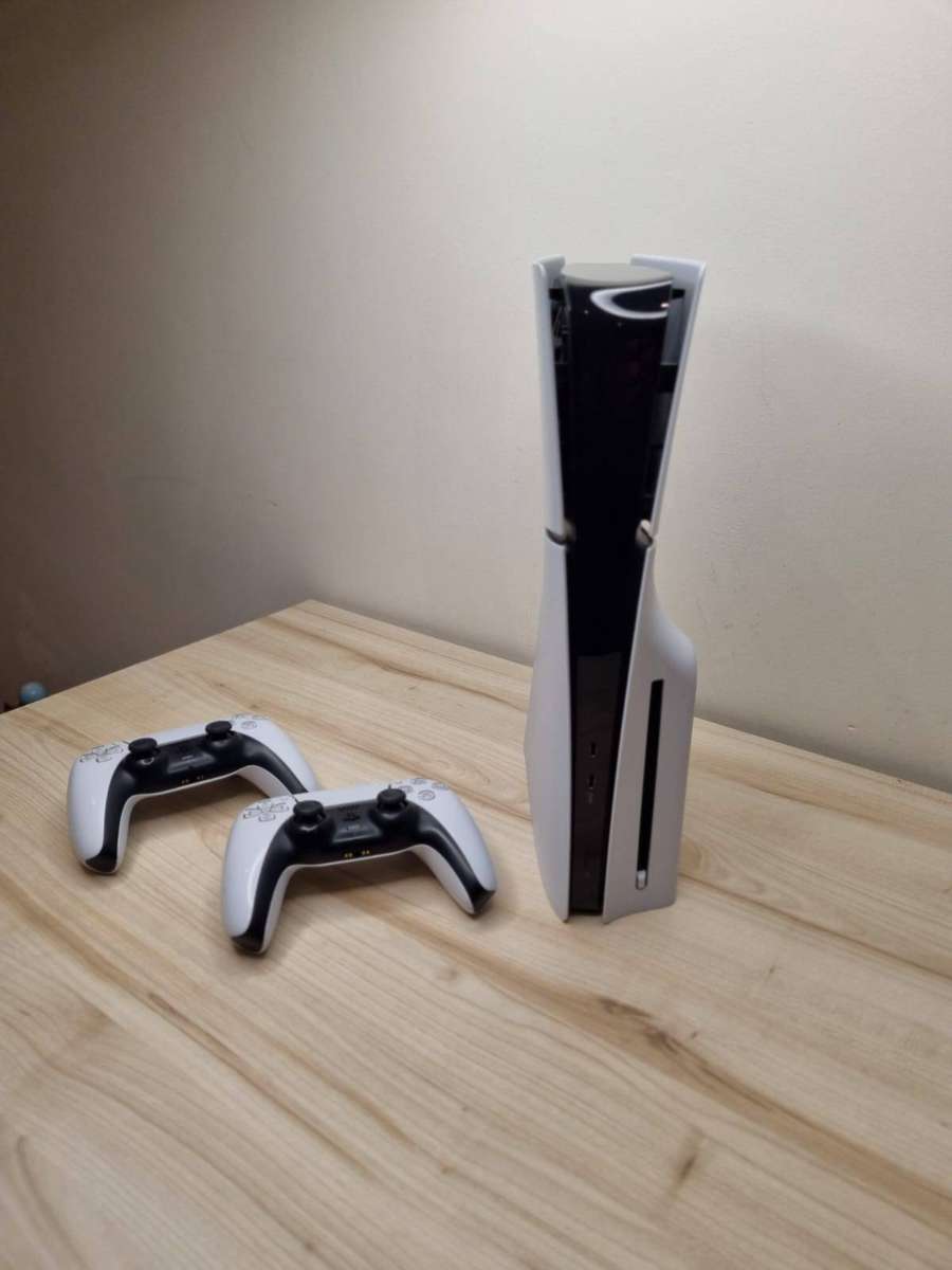 Playstation 5  Slim  Disc  Edition  1tb with 2 controllers and ps5 camera