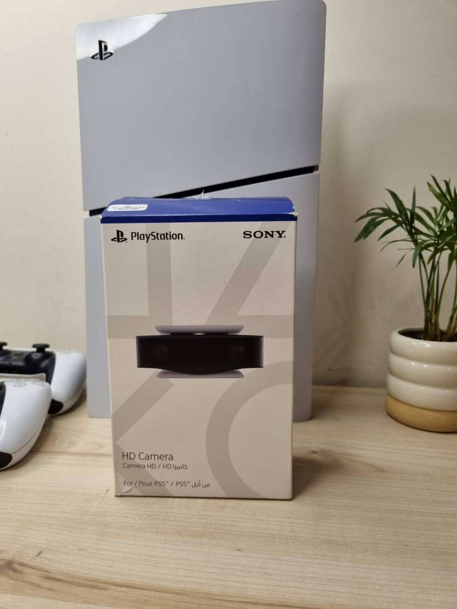 Playstation 5  Slim  Disc  Edition  1tb with 2 controllers and ps5 camera