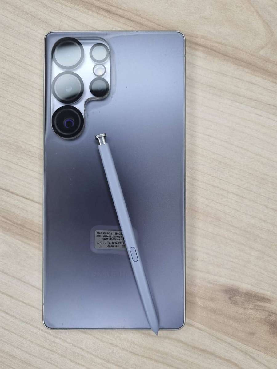 Samsung Galaxy S25 Ultra 256GB Smartphone