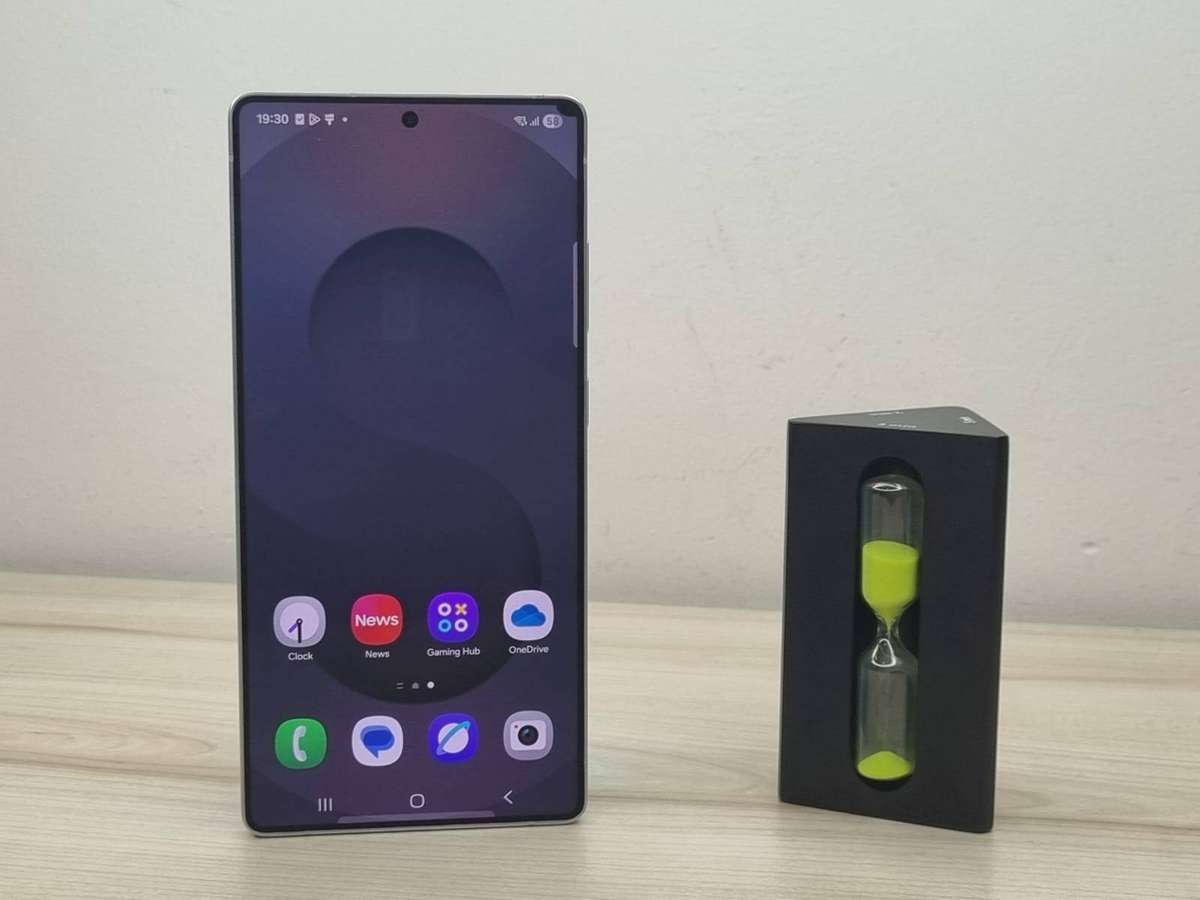 Samsung Galaxy S25 Ultra 256GB Smartphone