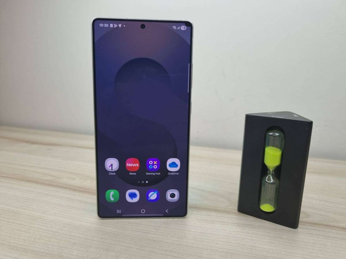 Samsung Galaxy S25 Ultra 256GB Smartphone