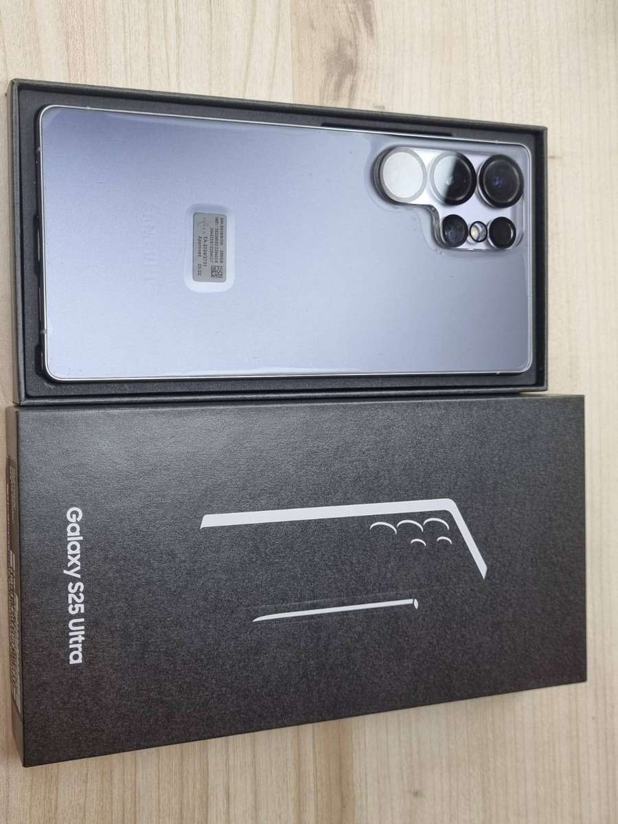 Samsung Galaxy S25 Ultra 256GB Smartphone