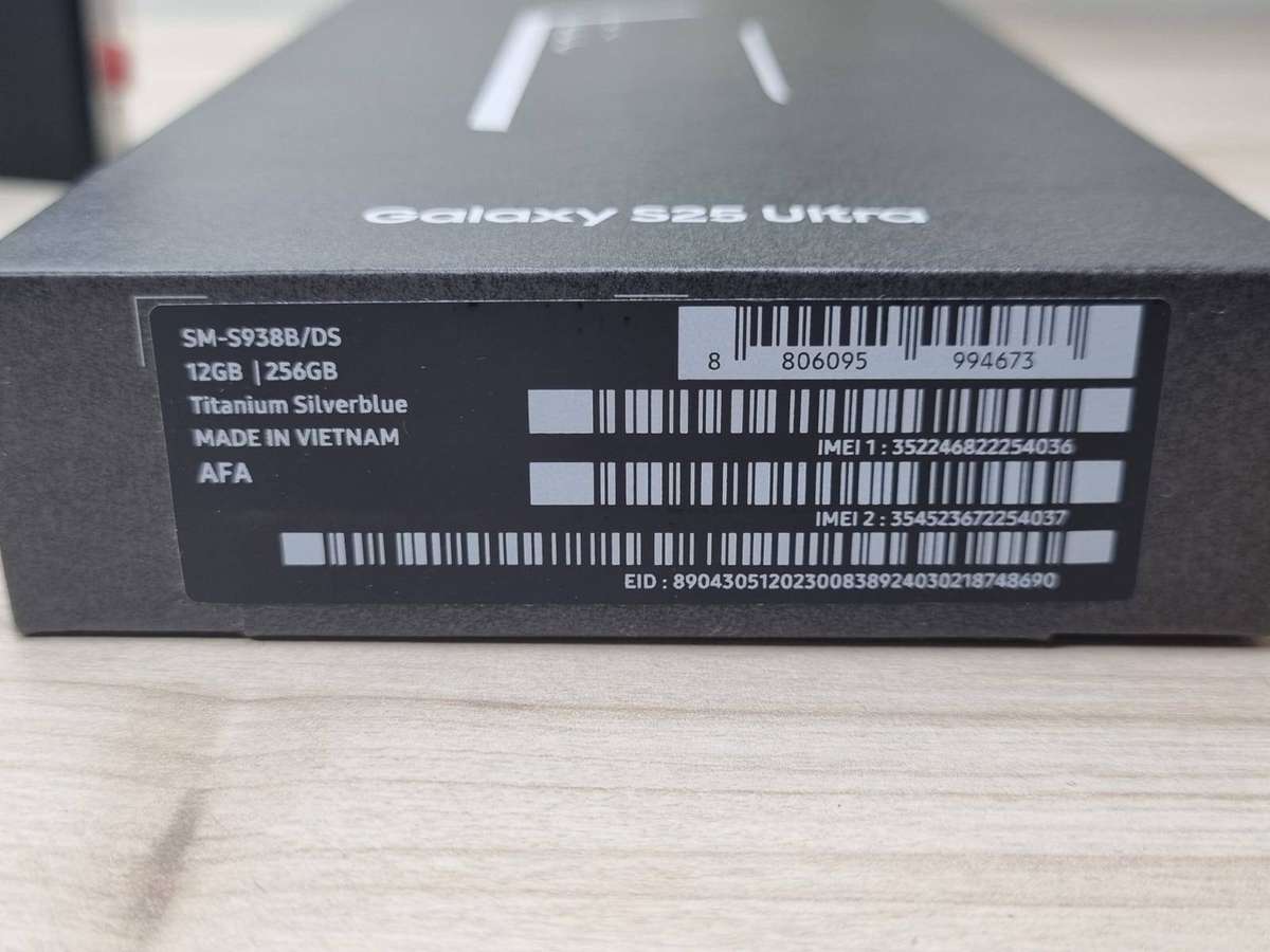 Samsung Galaxy S25 Ultra 256GB Smartphone