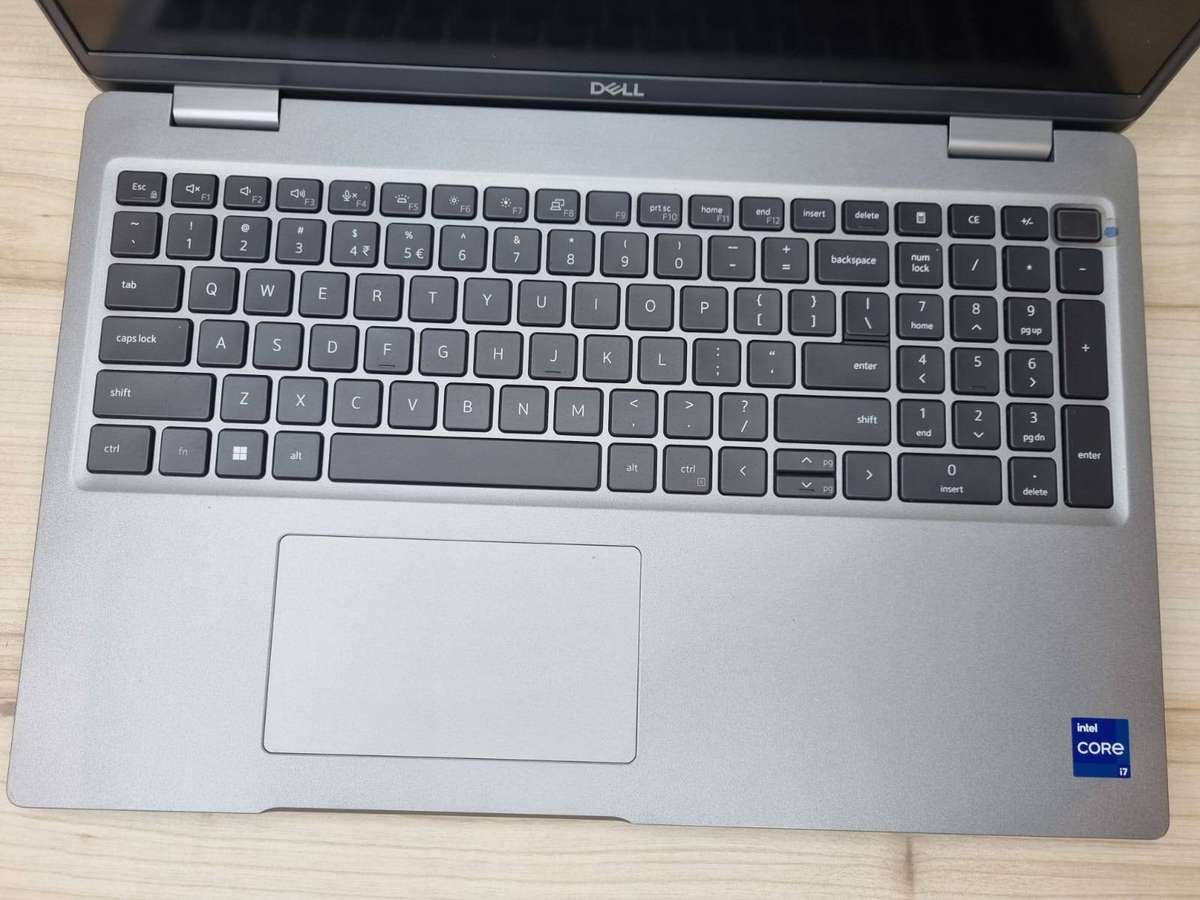 Dell Latitude 5530 15.6-inch Core i7-1265U 16GB RAM 512GB SSD Win 11 Pro Laptop