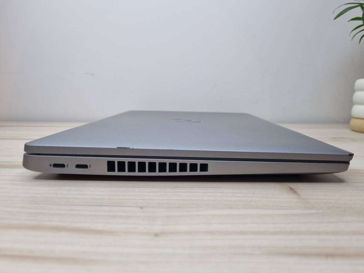 Dell Latitude 5530 15.6-inch Core i7-1265U 16GB RAM 512GB SSD Win 11 Pro Laptop