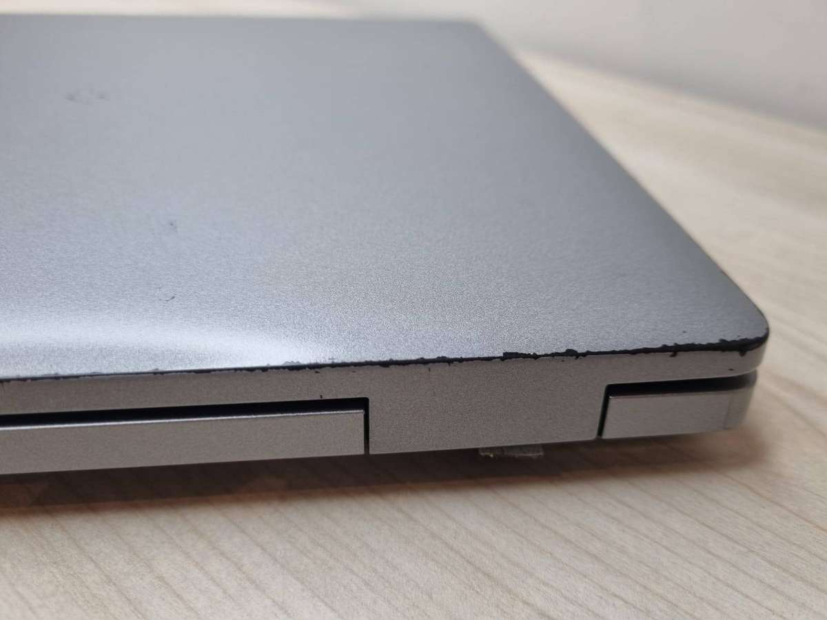 Dell Latitude 5520 Intel Iris Xe Graphics i7 11th Gen  16GB 512GBssd 15.6''