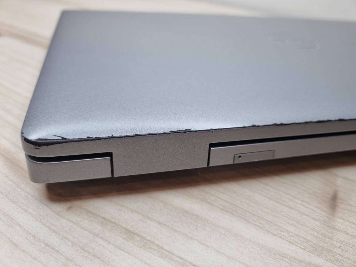 Dell Latitude 5520 Intel Iris Xe Graphics i7 11th Gen  16GB 512GBssd 15.6''