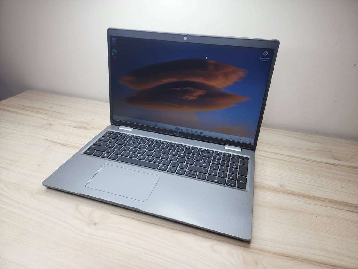 Dell Latitude 5520  11th Gen i7 | 15.6 | 16GB RAM | 512GB SSD | SIM | Iris Xe
