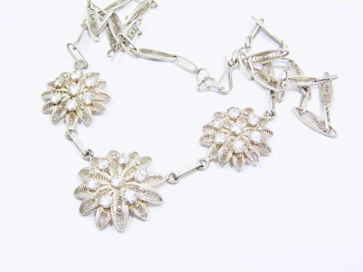 A Lovely Filigree Flower Necklace Set with Tiny Clear Sones in 800 Silver