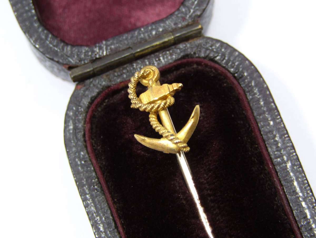Antique 15CT Gold Naval Anchor Tie Pin in Original Box