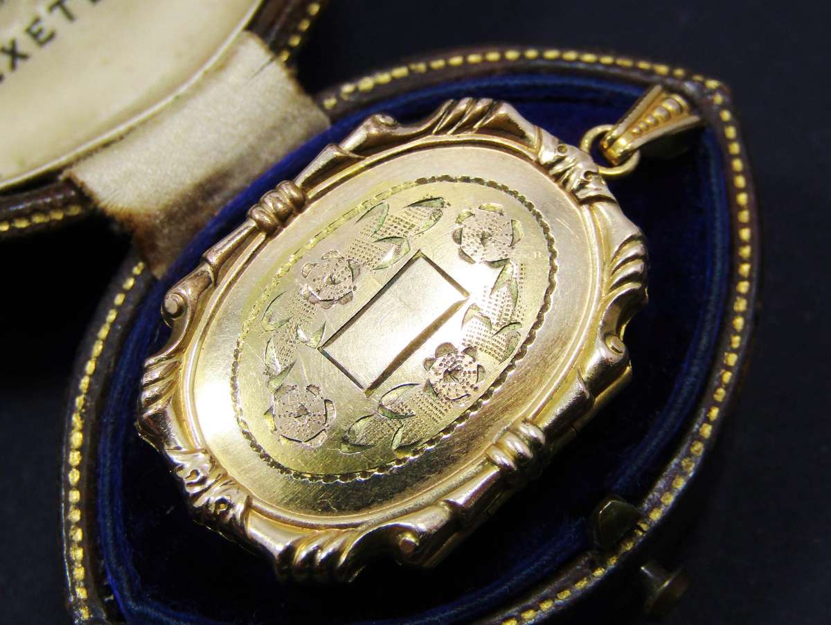 Beautiful Antique/Vintage Gold-Filled Engraved Locket