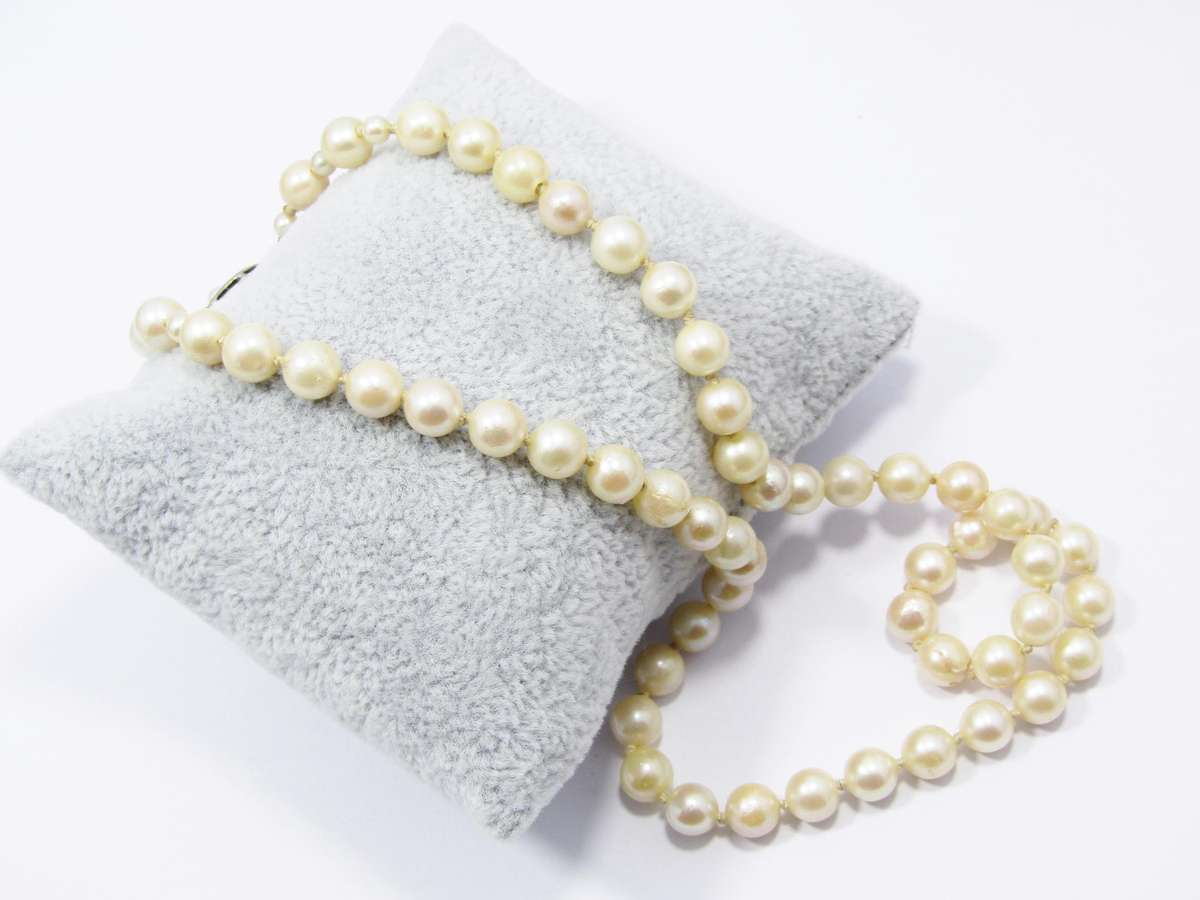 Vintage Cultured Pearl Necklace with Silver Clasp