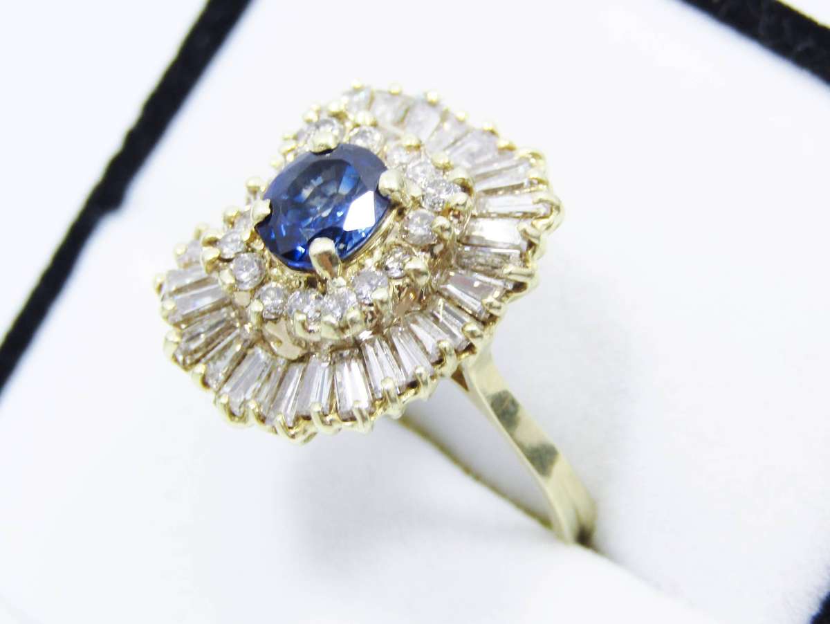 Exquisite! Vintage 14ct Gold, 1.2CT Diamond & Sapphire Ring