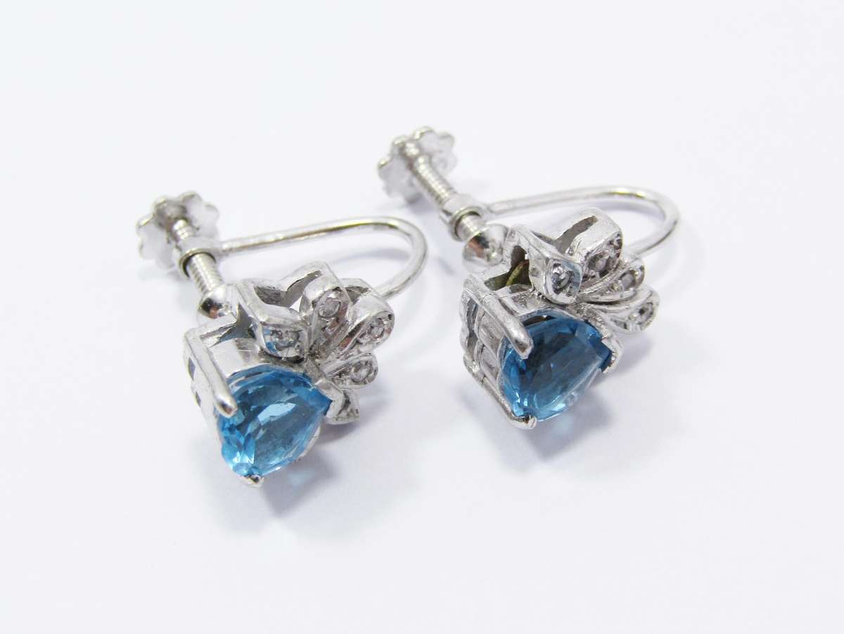 A Gorgeous Pair of Vintage Screw Vivid Blue Zirconia Earrings in Sterling Silver