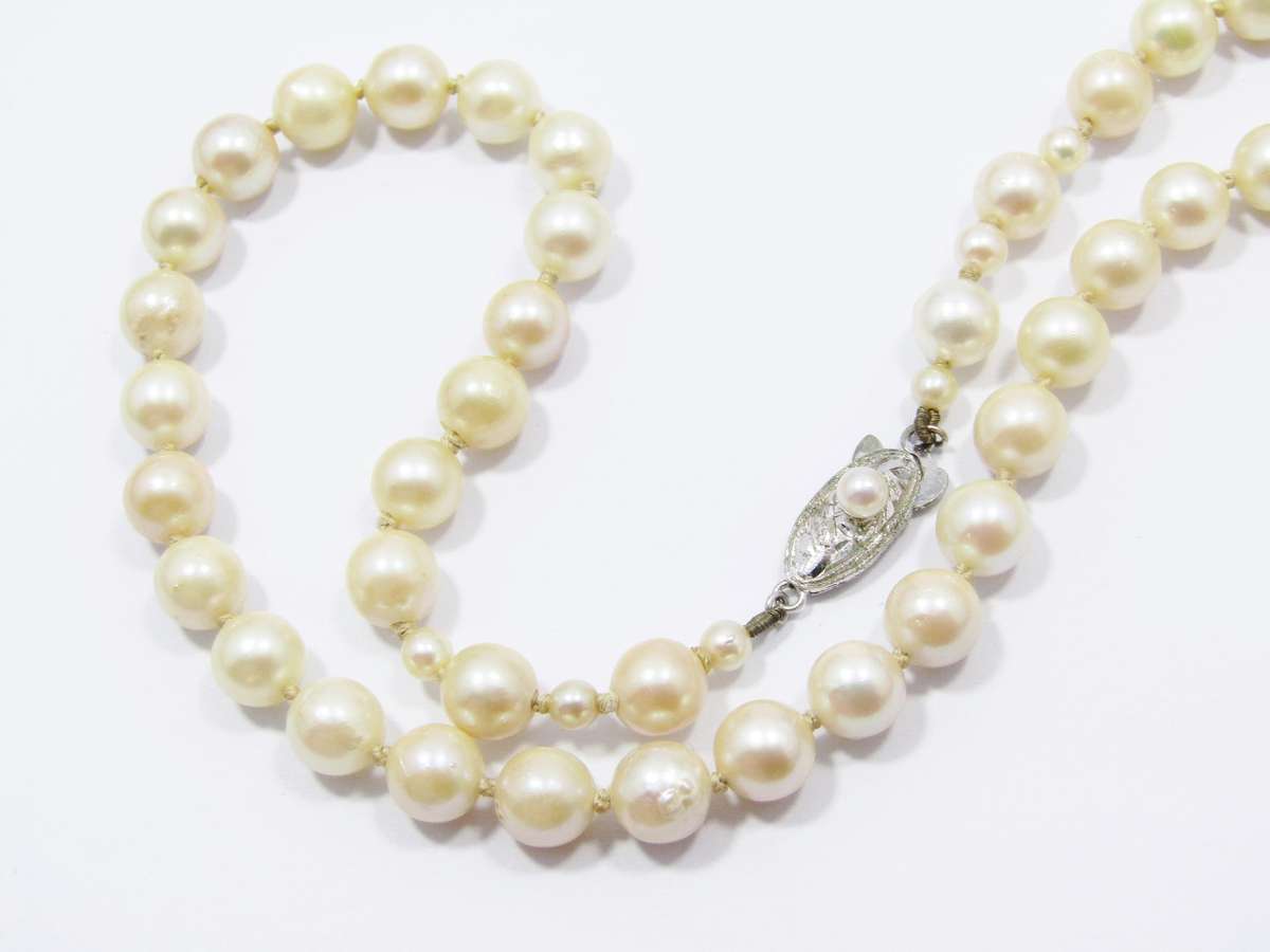 Vintage Cultured Pearl Necklace with Silver Clasp