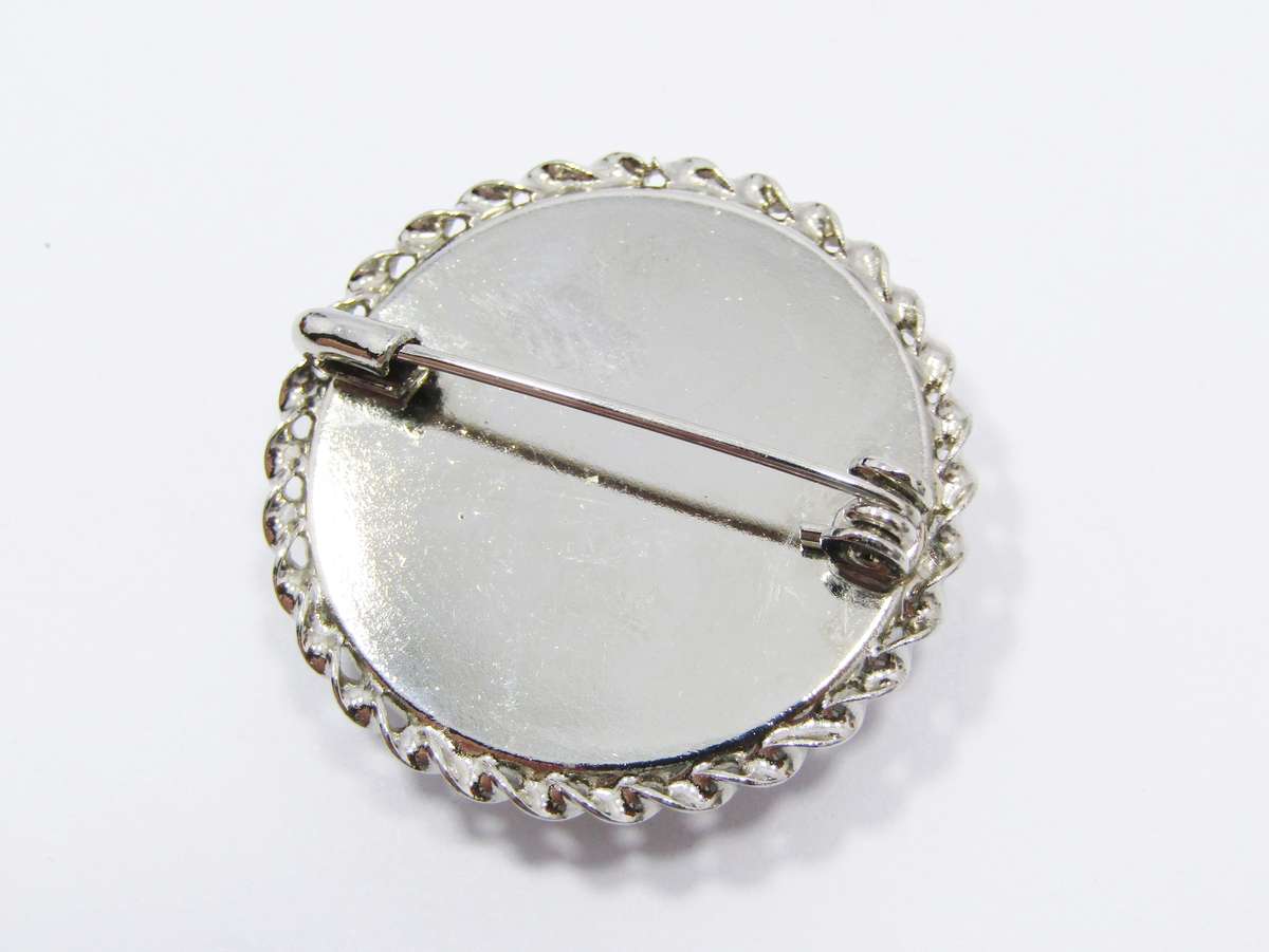 A Beautiful Detailed Micro Mosaic Brooch in a Silver Tone