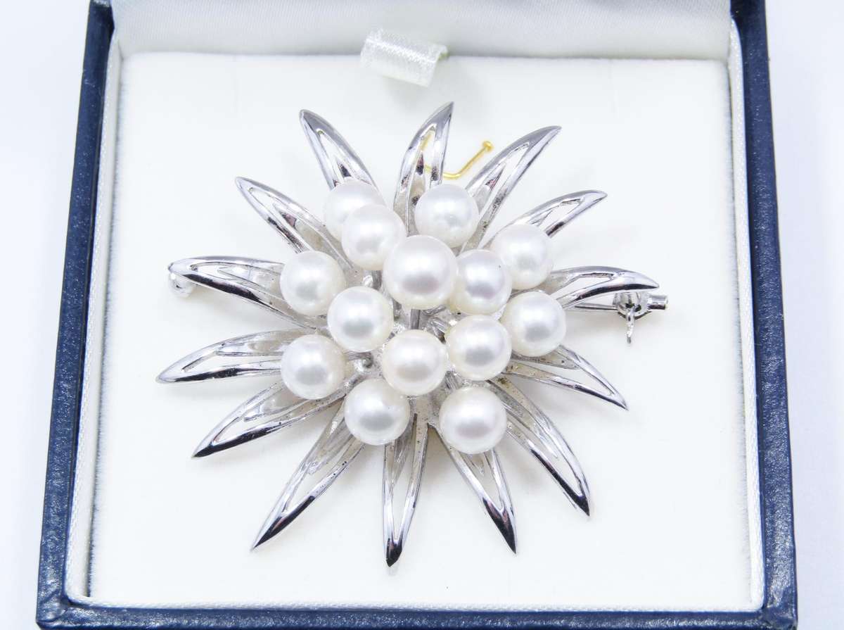 A Gorgeous Flower Design Akoya Pearl Brooch in Sterling Silver