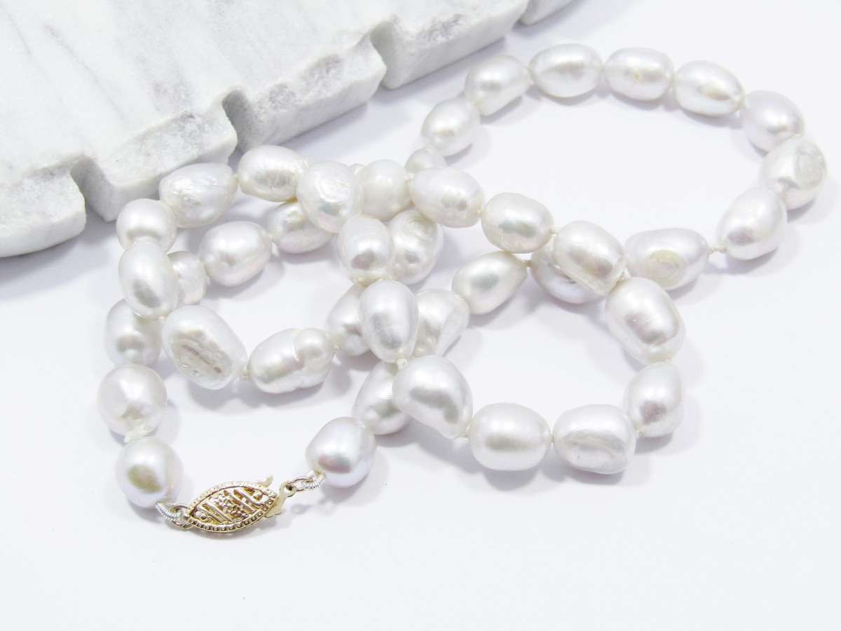 Beautiful! 14CT Gold & Baroque Pearl Necklace