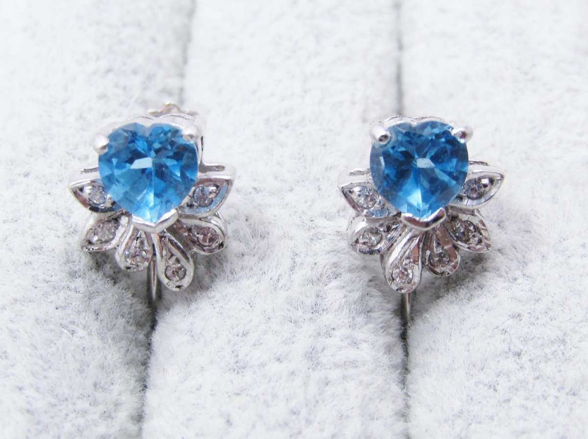 A Gorgeous Pair of Vintage Screw Vivid Blue Zirconia Earrings in Sterling Silver