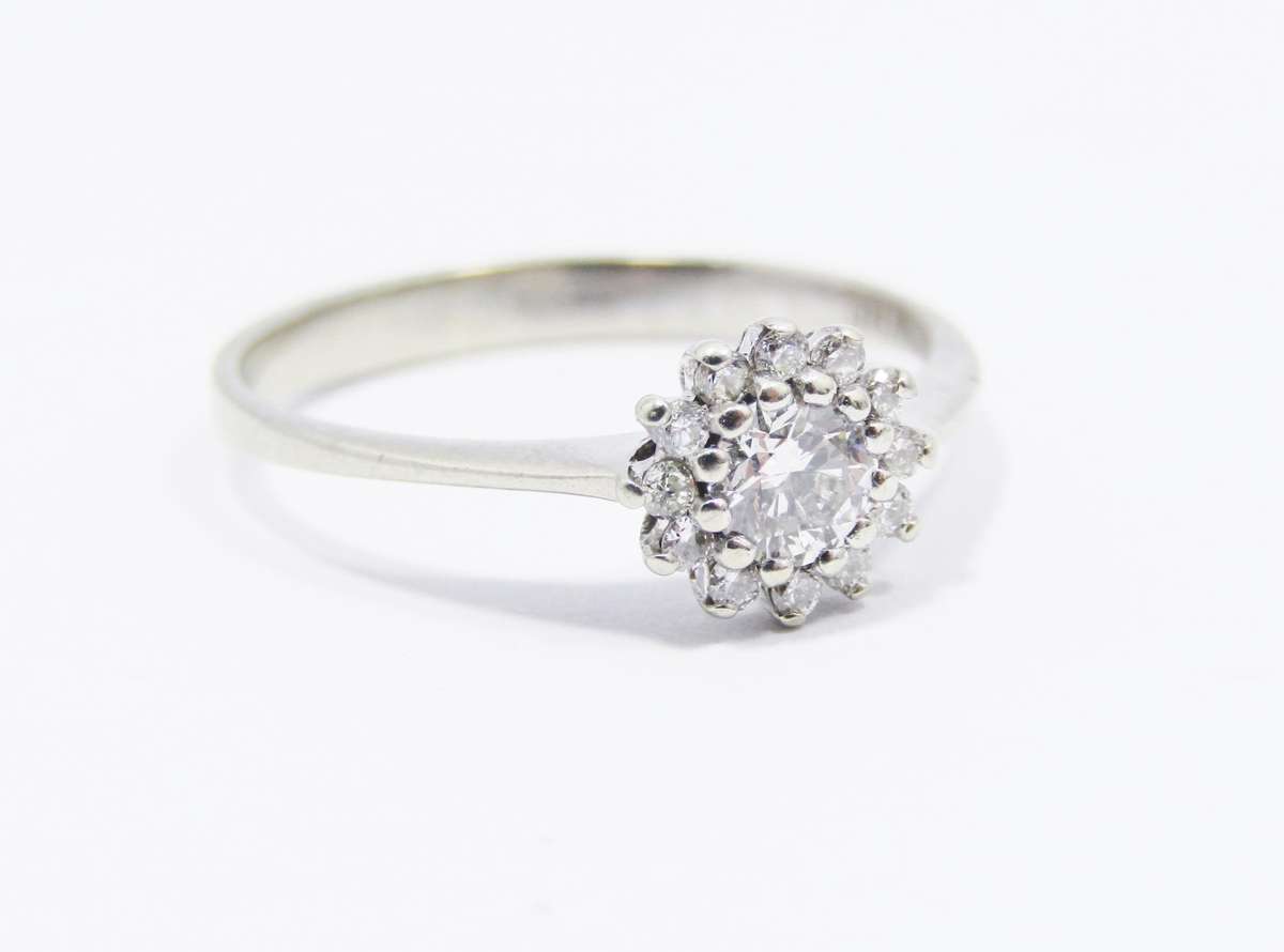 Browns Jewellers 9CT Gold & 0.37ctw Diamond Ring