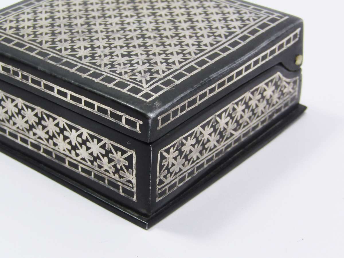 Lovely Indian "Bidri-ware" Silver Inlaid Metal Trinket Box
