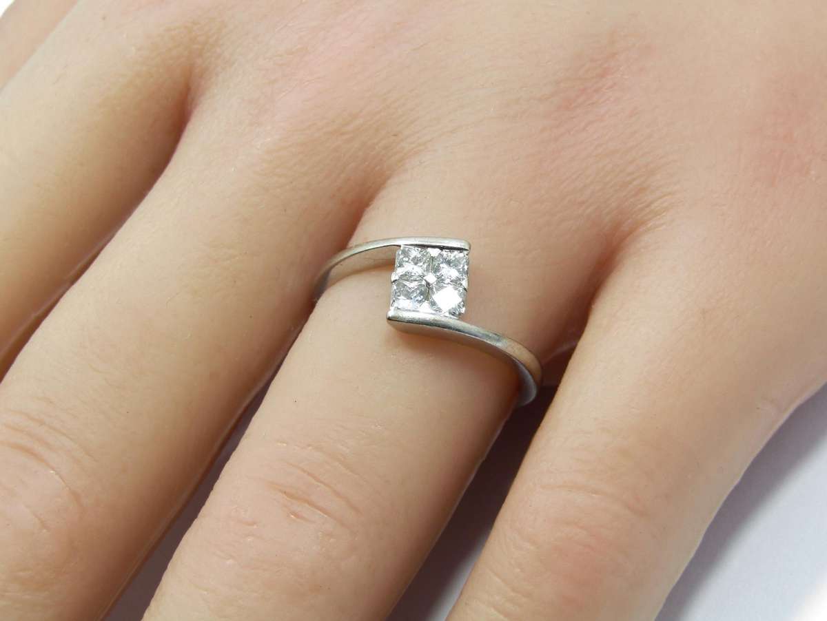 Stunning! Shimansky "My Girl" 18CT Gold & Diamond Ring