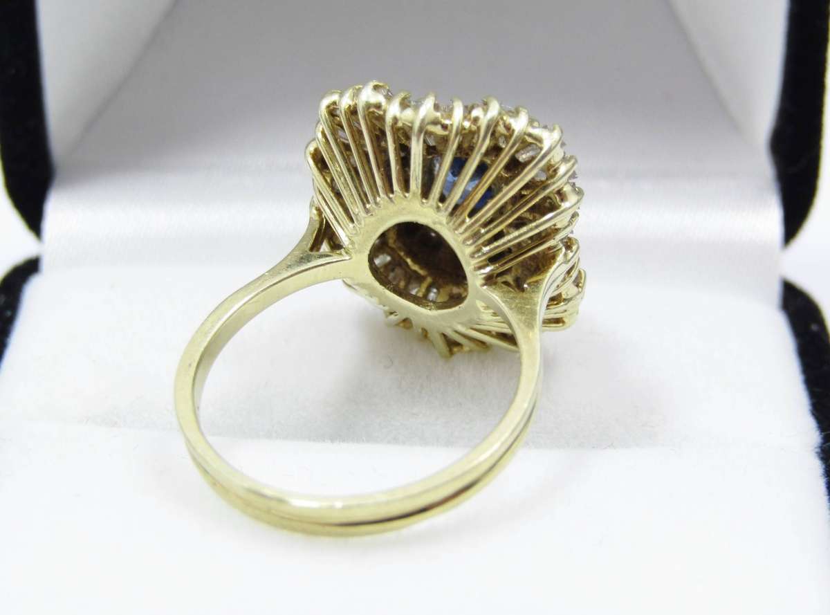 Exquisite! Vintage 14ct Gold, 1.2CT Diamond & Sapphire Ring