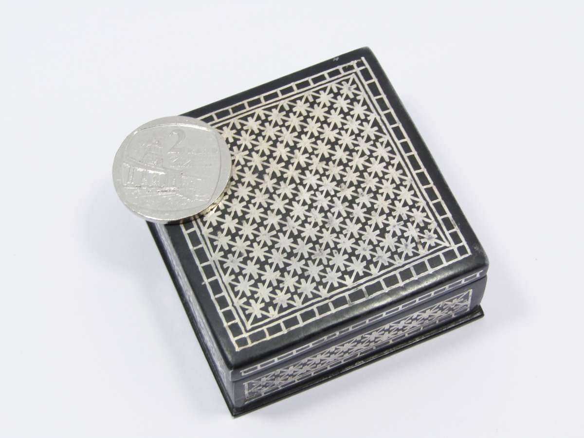 Lovely Indian "Bidri-ware" Silver Inlaid Metal Trinket Box