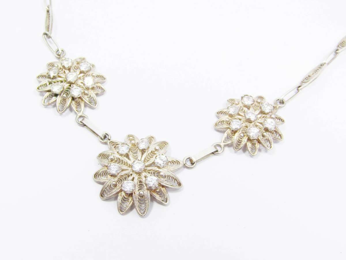 A Lovely Filigree Flower Necklace Set with Tiny Clear Sones in 800 Silver