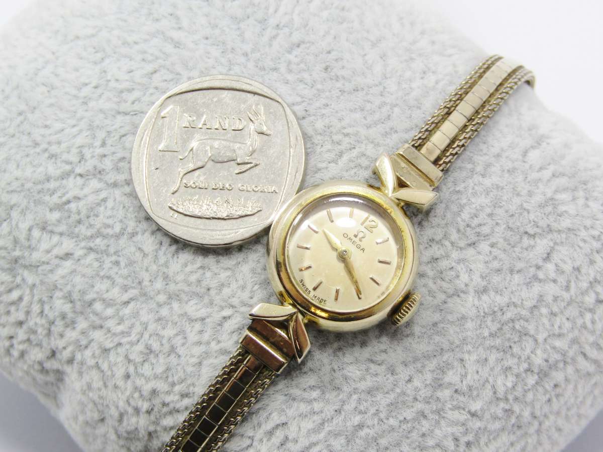 Beautiful Vintage Ladies Omega Wind-up Watch