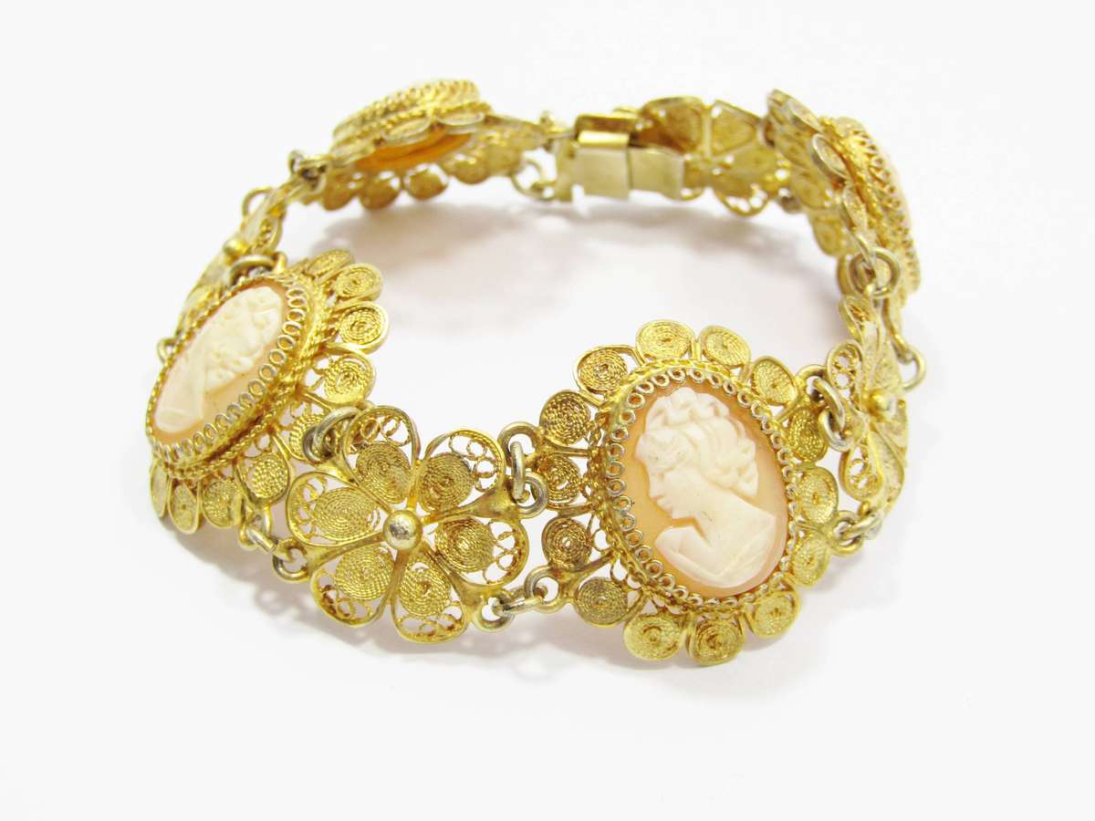 A beautiful Gold plated Over 800  Silver Vintage Cameo Bracelet