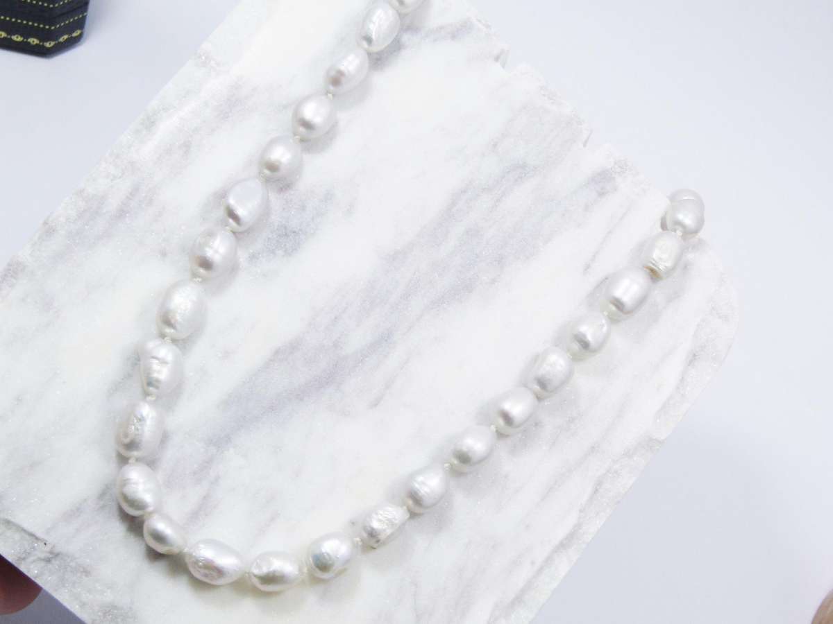 Beautiful! 14CT Gold & Baroque Pearl Necklace