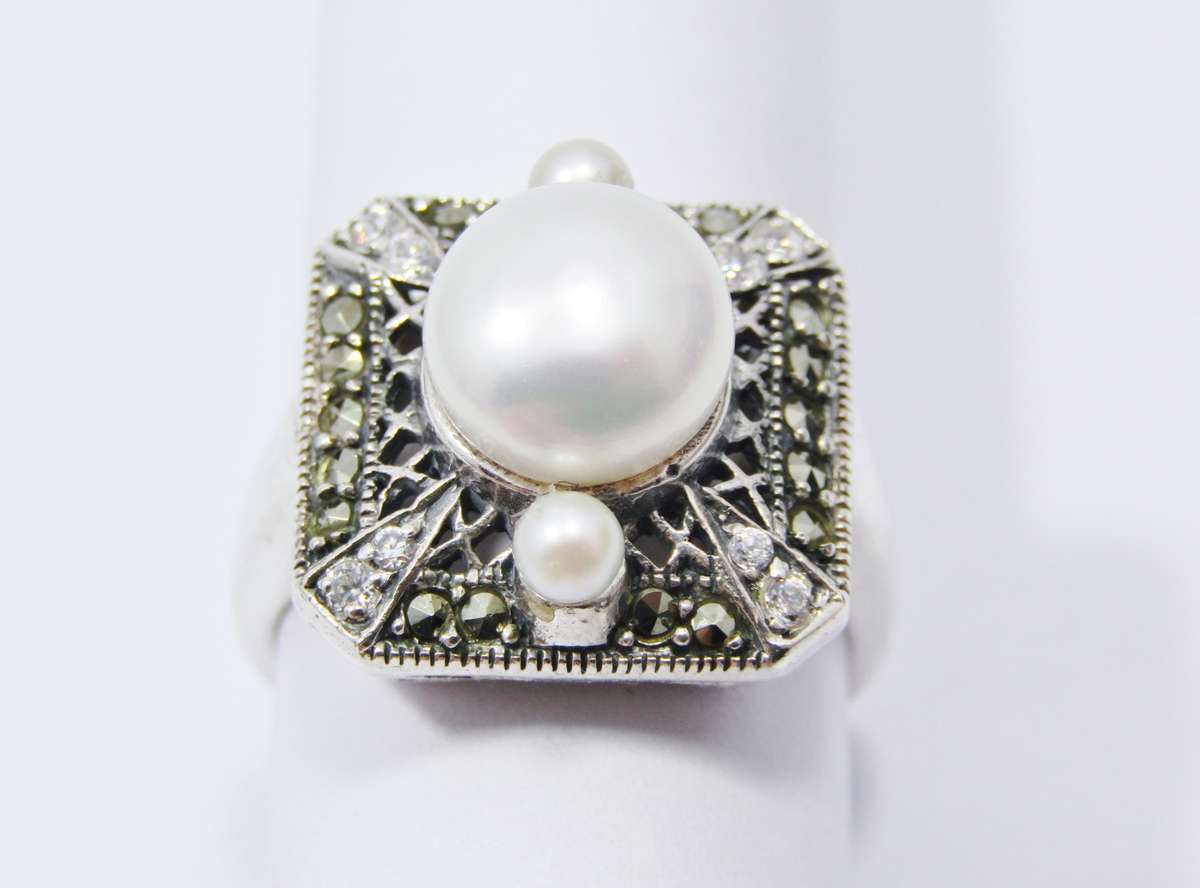 A Gorgeous Square Vintage Design Marcasite and Fresh Water Pearl Ring in Sterling Silver.
