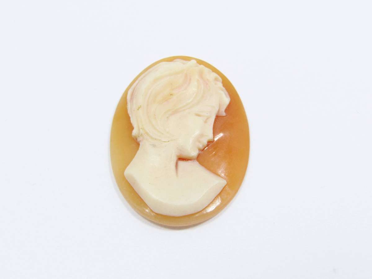 Lovely Vintage Unmounted Sardonyx Shell Carved Cameo