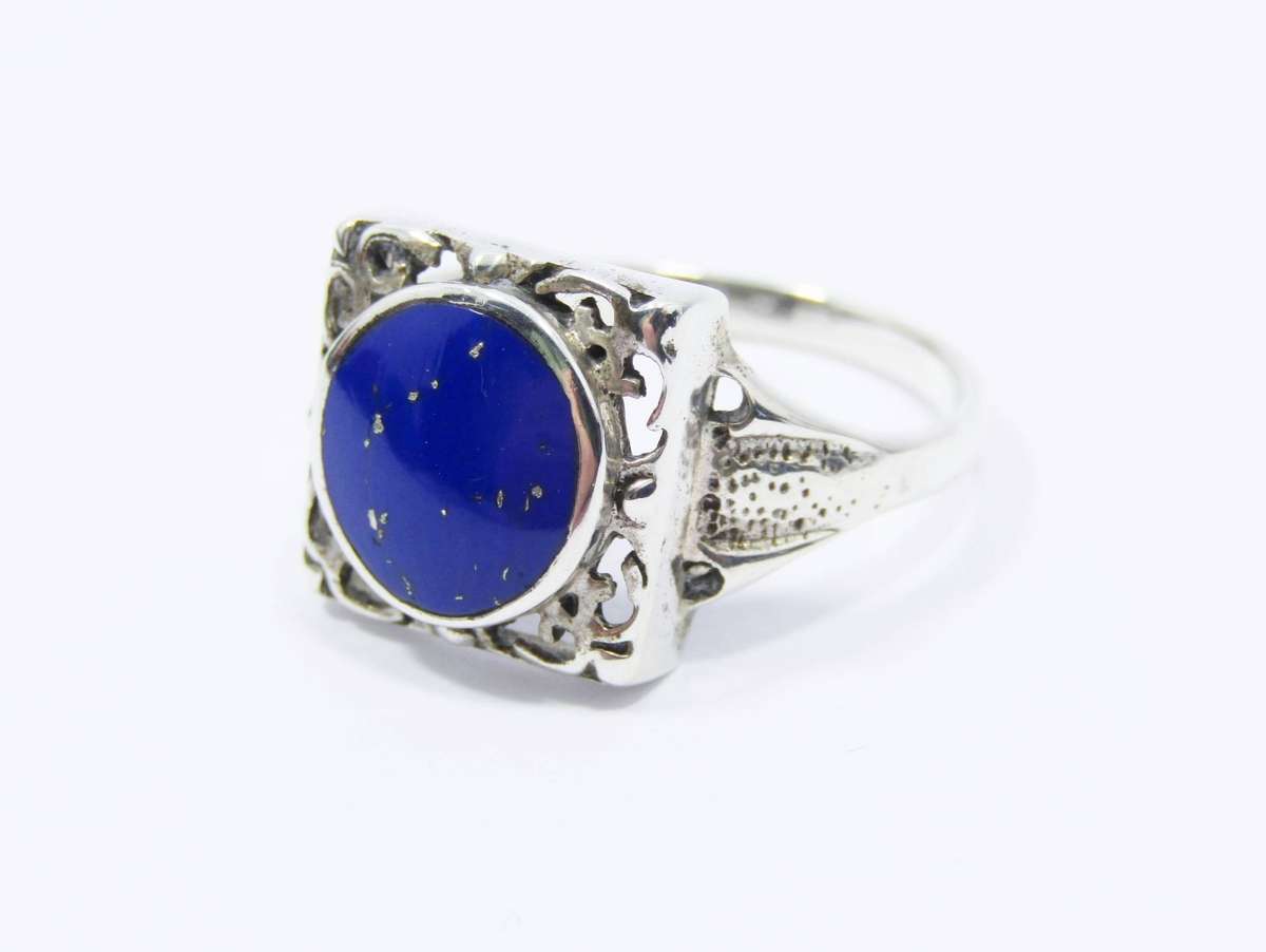 A Lovely Blue  Enamel Inlay Ring in Sterling Silver.