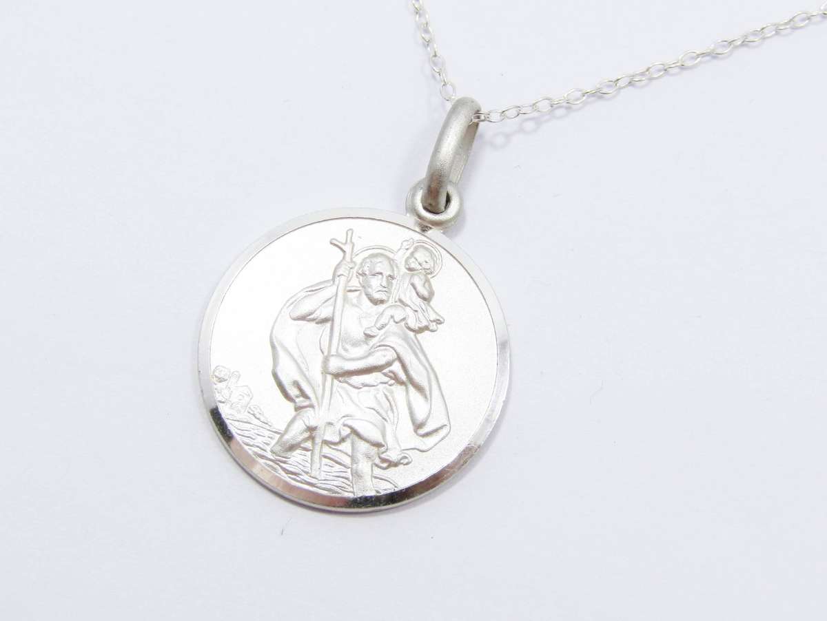 A Lovely large Round St Cristopher Pendant on Chain in Sterling Silver