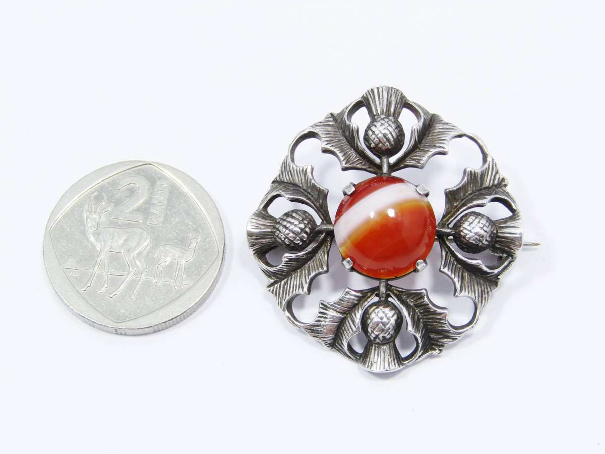 Lovely Vintage (c1962) Scottish Hallmarked Silver & Agate Brooch