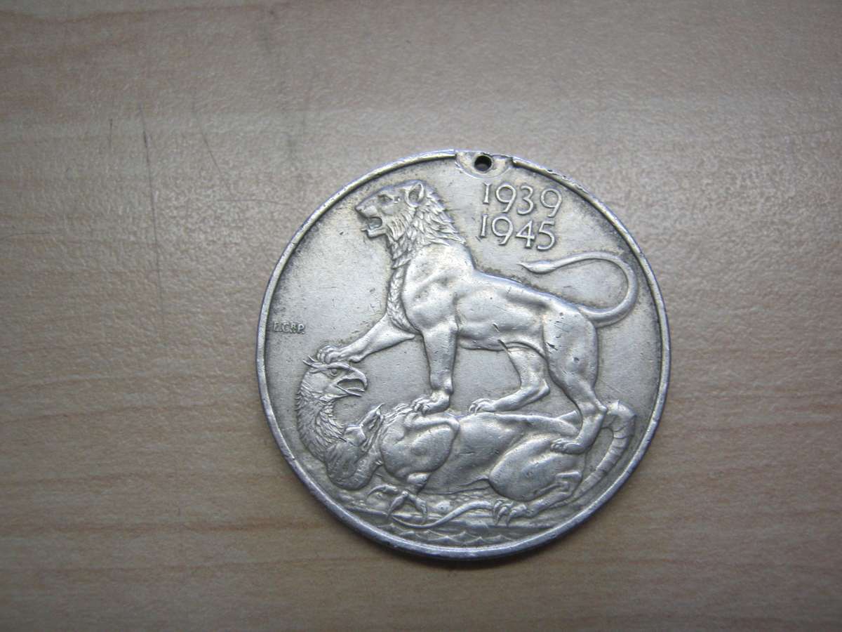 1939/1945 Medallion.