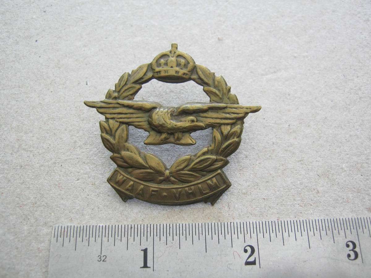 WW2 Woman,s Cap Badge.
