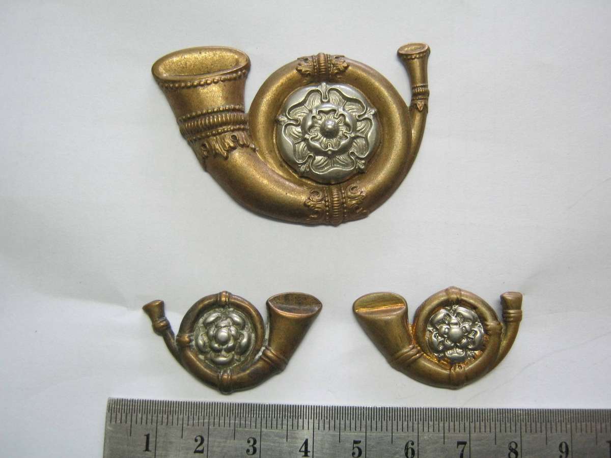 Pre 1900 Kings Owen Yorkshire Light Inf. Cap Badge and Collars.
