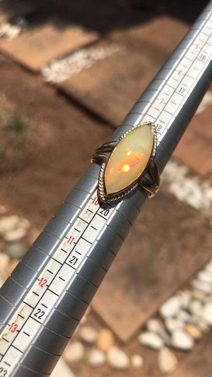 9ct Solid Gold Ethiopian Opal Ring 4.5ct Handmade  Size 8 (UK P½)  4.9g